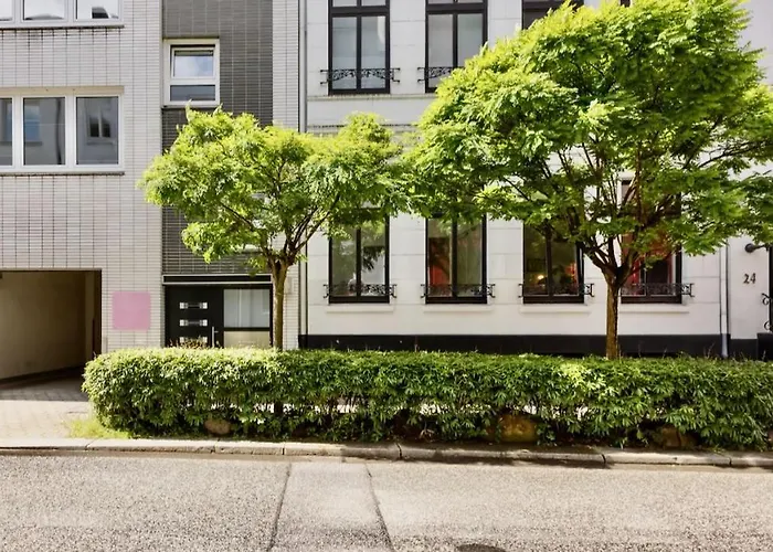 Hotel apartamentowy Stacey Downtown *