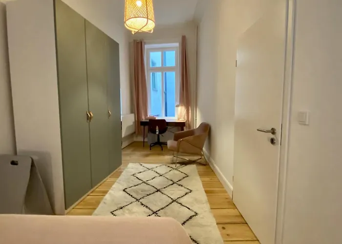 Hotel apartamentowy Stacey Downtown *