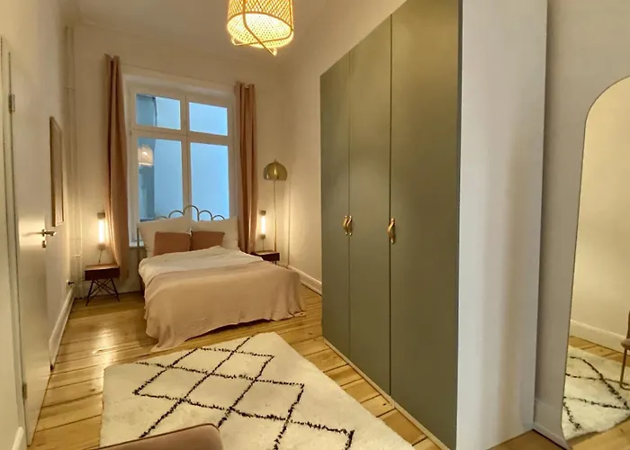Hotel apartamentowy Stacey Downtown *