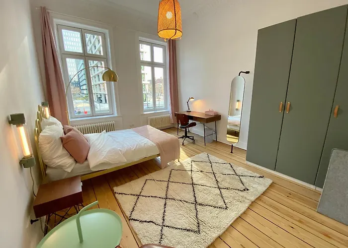 Hotel apartamentowy Stacey Downtown *